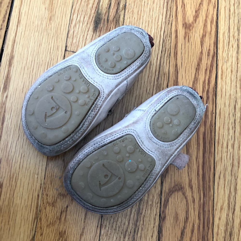 Shoes - Picture 3 of 4
